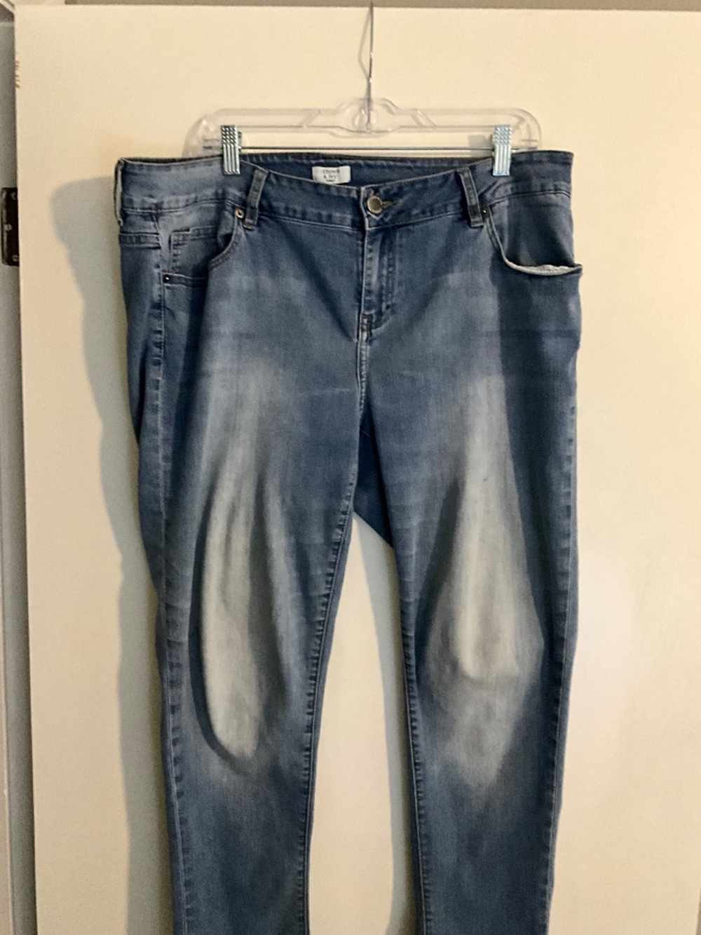 Crown & Ivy Womens Blue Wash Straight Leg‎ Jeans Faded Knee Plus Size 18W